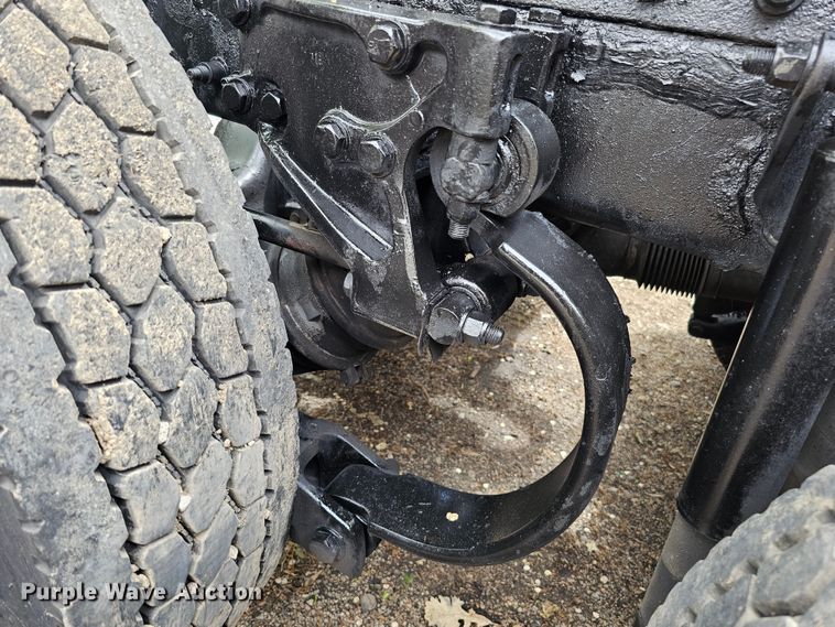 image for item DO4394 2012 Peterbilt 587  semi truck