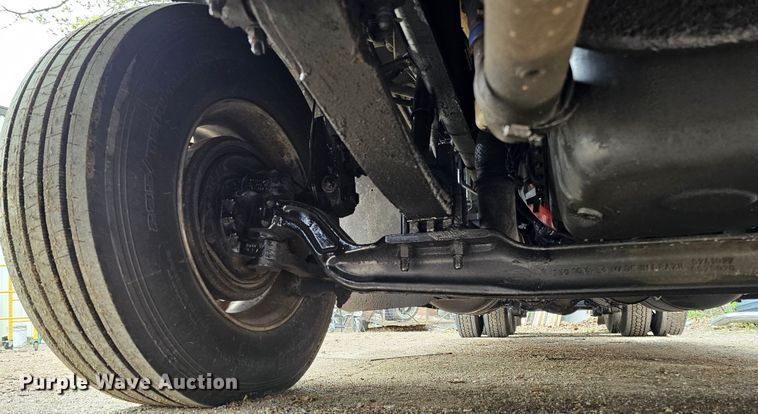 image for item DO4394 2012 Peterbilt 587  semi truck