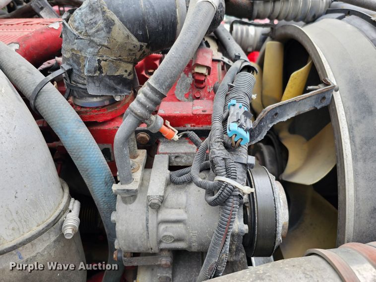 image for item DO4394 2012 Peterbilt 587  semi truck