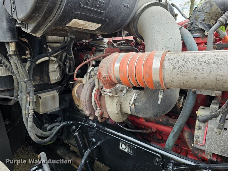 image for item DO4394 2012 Peterbilt 587  semi truck