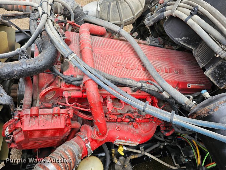 image for item DO4394 2012 Peterbilt 587  semi truck