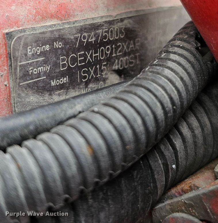 image for item DO4394 2012 Peterbilt 587  semi truck