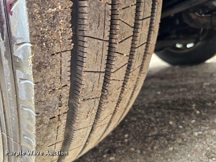 image for item DO4394 2012 Peterbilt 587  semi truck