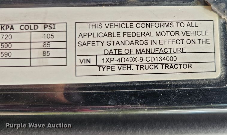 image for item DO4394 2012 Peterbilt 587  semi truck