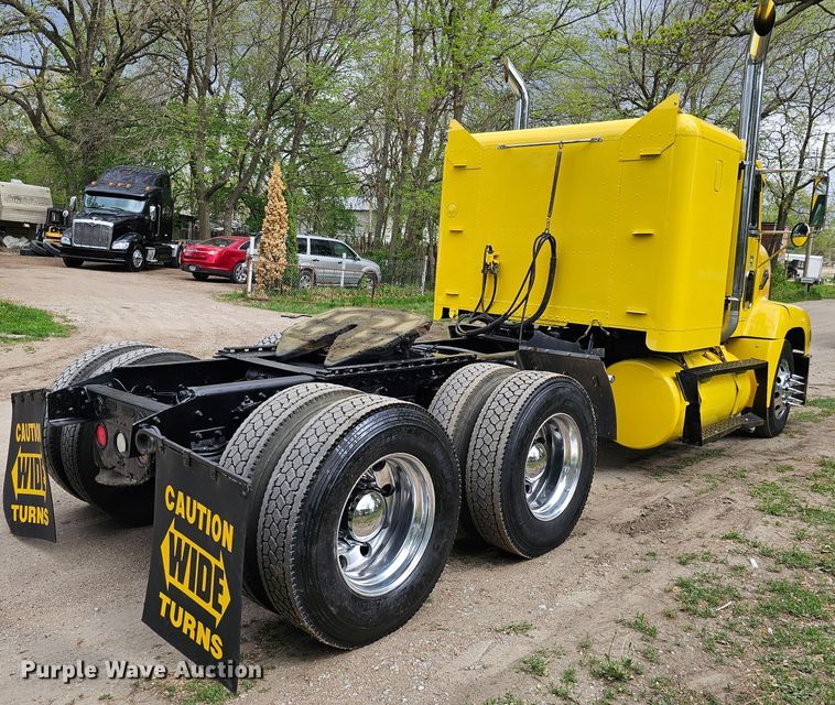 image for item DO4395 1992 Freightliner FLD112  semi truck