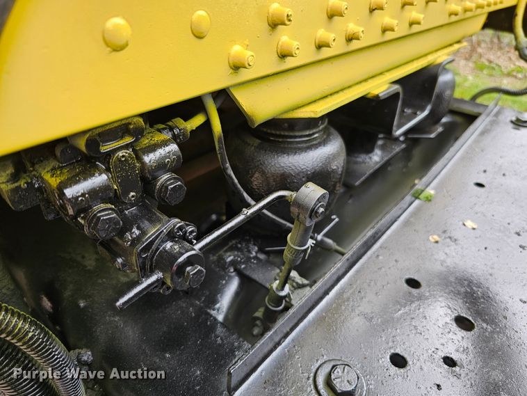 image for item DO4395 1992 Freightliner FLD112  semi truck