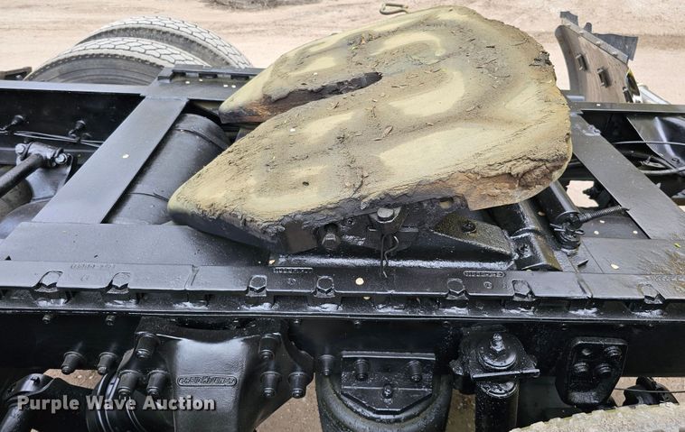 image for item DO4395 1992 Freightliner FLD112  semi truck