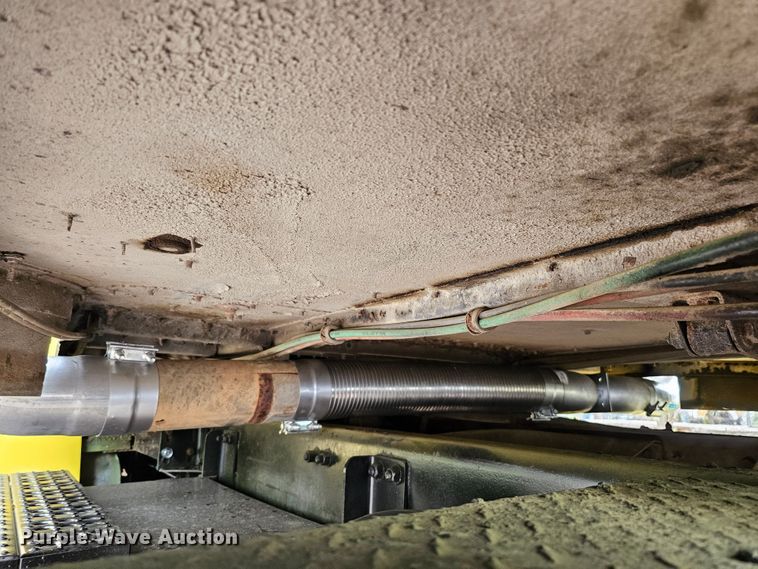 image for item DO4395 1992 Freightliner FLD112  semi truck