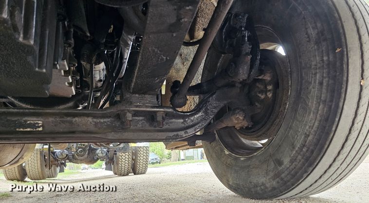 image for item DO4395 1992 Freightliner FLD112  semi truck