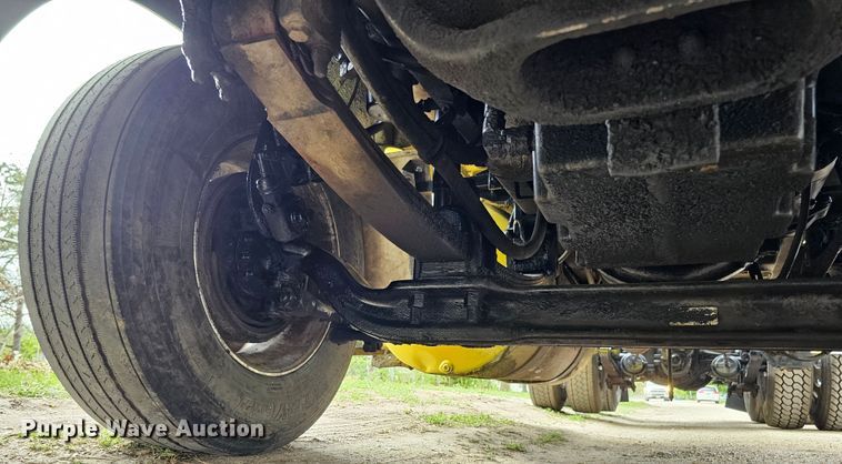 image for item DO4395 1992 Freightliner FLD112  semi truck