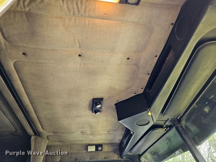 image for item DO4395 1992 Freightliner FLD112  semi truck