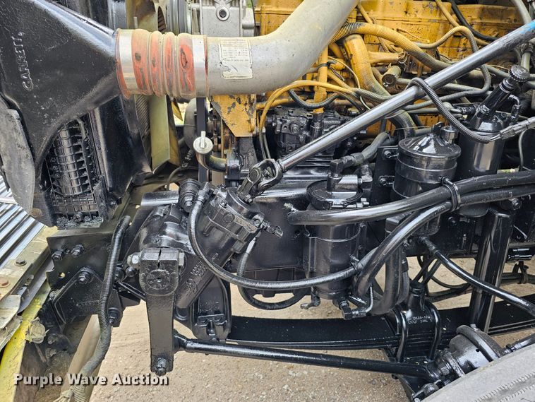 image for item DO4395 1992 Freightliner FLD112  semi truck