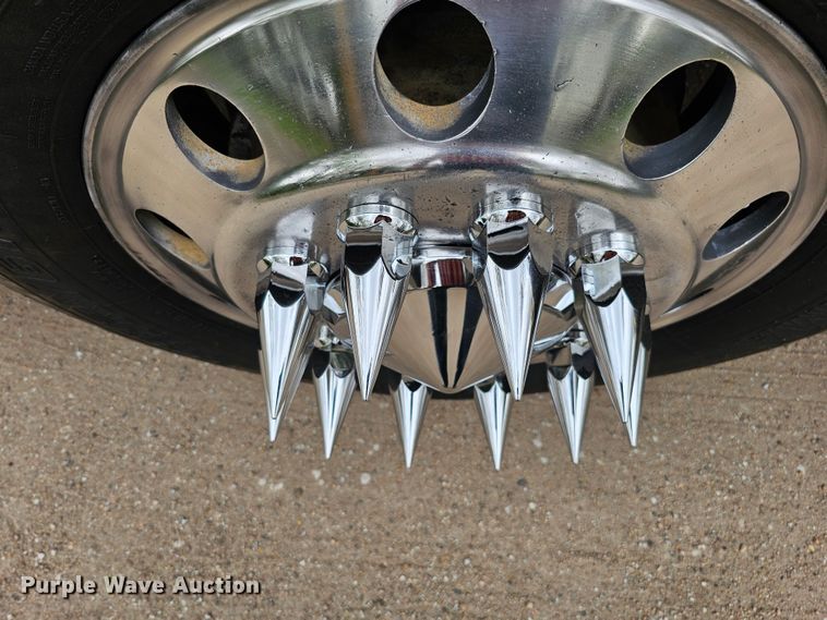 image for item DO4395 1992 Freightliner FLD112  semi truck