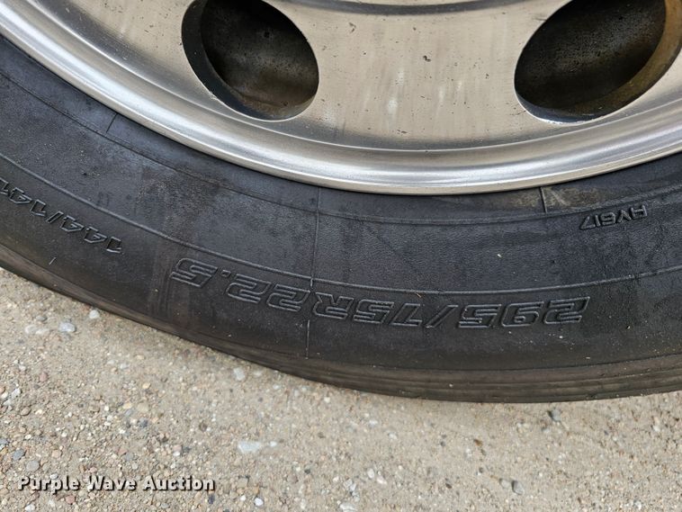 image for item DO4395 1992 Freightliner FLD112  semi truck