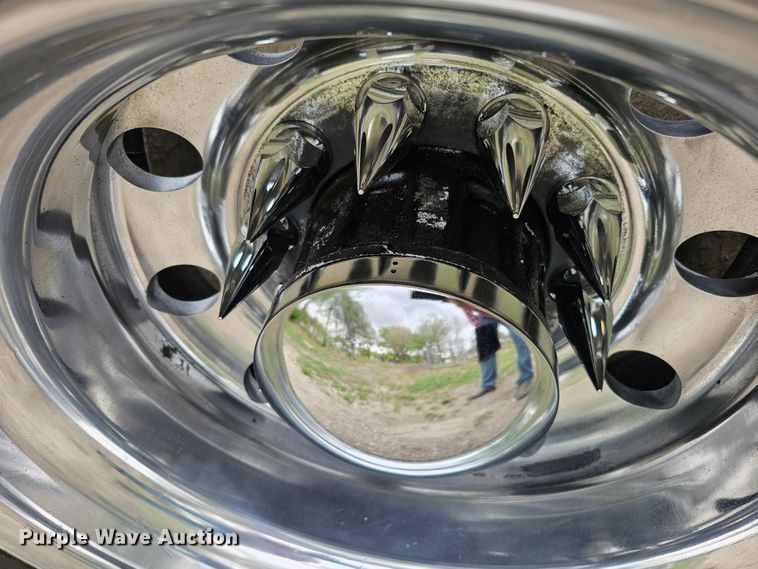 image for item DO4395 1992 Freightliner FLD112  semi truck