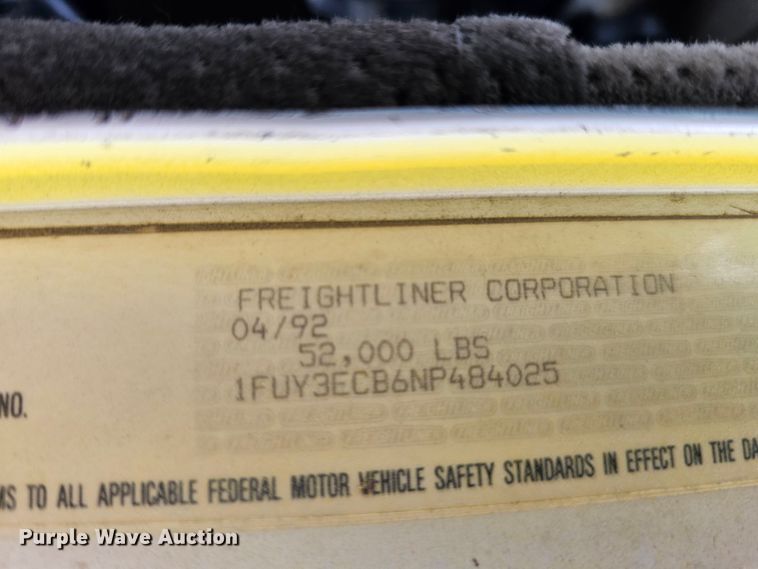 image for item DO4395 1992 Freightliner FLD112  semi truck