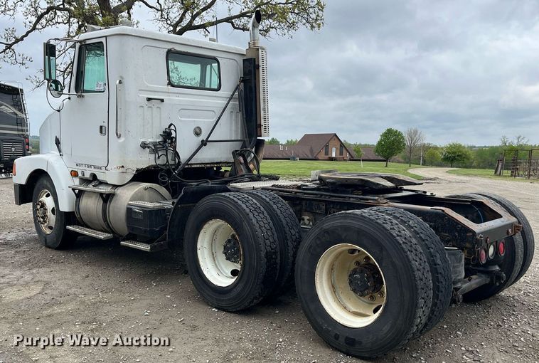 image for item DP0479 1996 Volvo WCA  semi truck