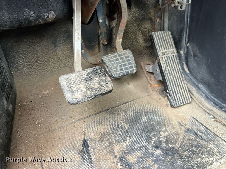 image for item DP0479 1996 Volvo WCA  semi truck