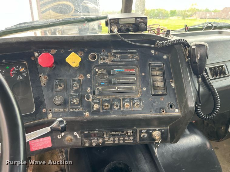 image for item DP0479 1996 Volvo WCA  semi truck