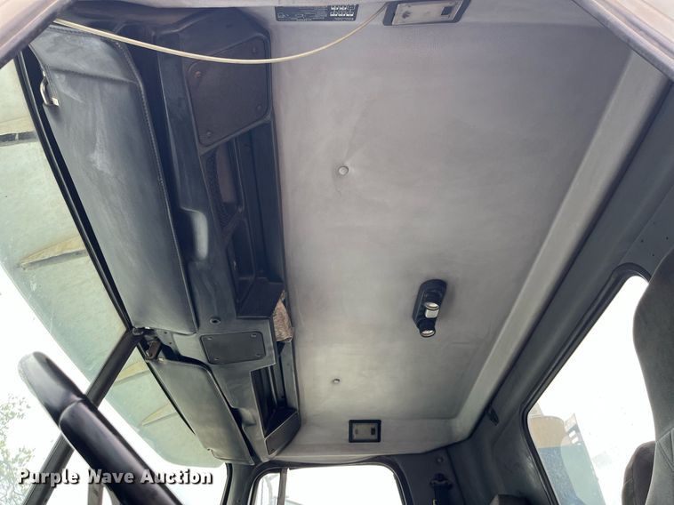 image for item DP0479 1996 Volvo WCA  semi truck