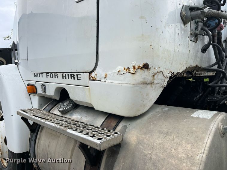 image for item DP0479 1996 Volvo WCA  semi truck