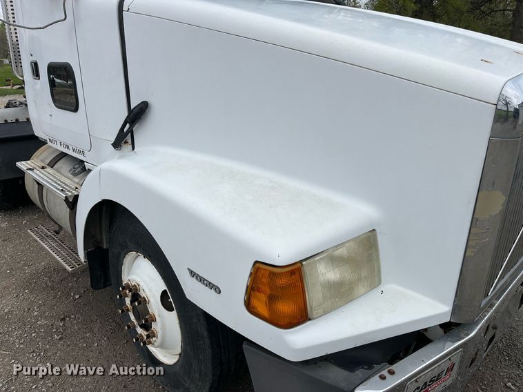 image for item DP0479 1996 Volvo WCA  semi truck