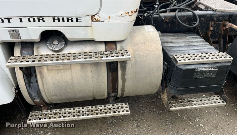 image for item DP0479 1996 Volvo WCA  semi truck