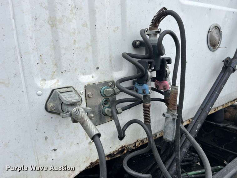 image for item DP0479 1996 Volvo WCA  semi truck