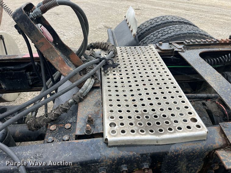 image for item DP0479 1996 Volvo WCA  semi truck