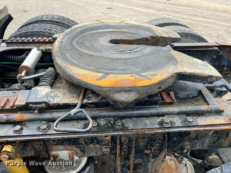 image for item DP0479 1996 Volvo WCA  semi truck