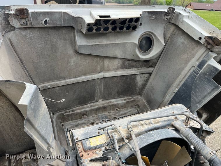 image for item DP0479 1996 Volvo WCA  semi truck