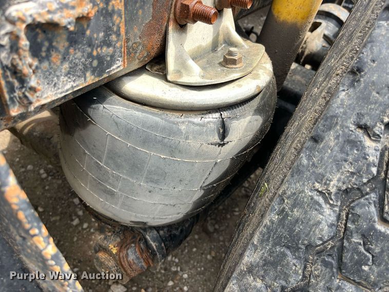 image for item DP0479 1996 Volvo WCA  semi truck