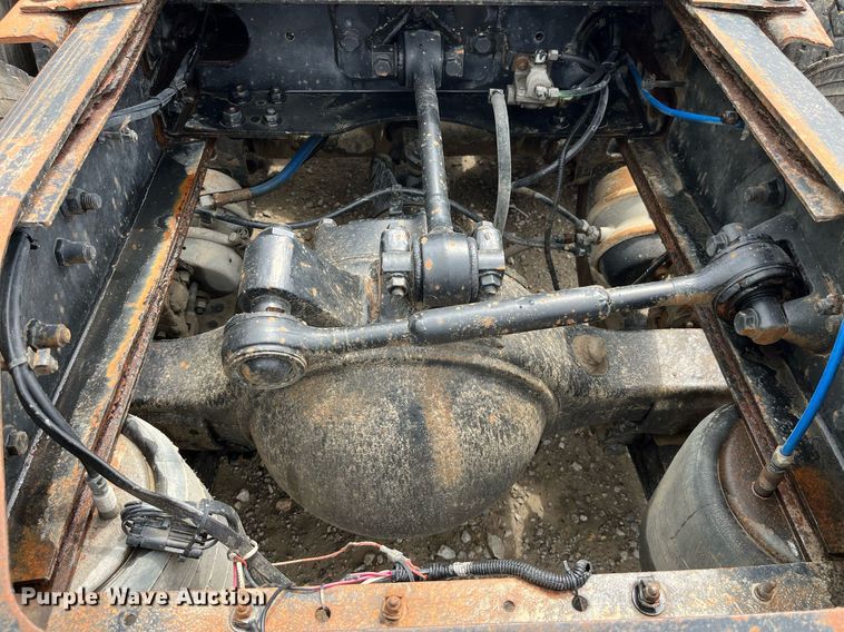 image for item DP0479 1996 Volvo WCA  semi truck