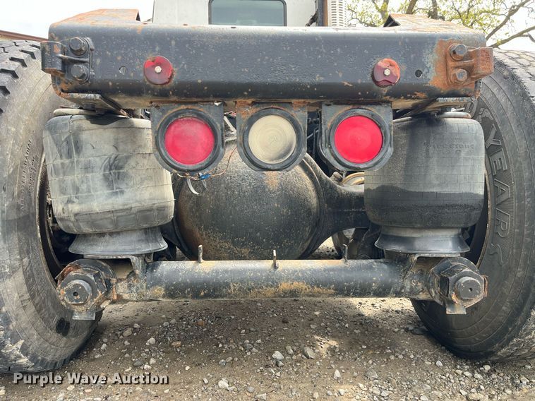 image for item DP0479 1996 Volvo WCA  semi truck