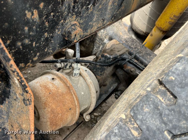 image for item DP0479 1996 Volvo WCA  semi truck