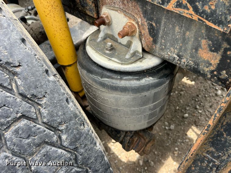 image for item DP0479 1996 Volvo WCA  semi truck