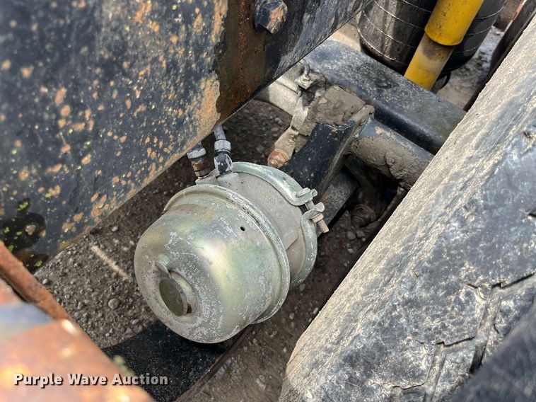 image for item DP0479 1996 Volvo WCA  semi truck