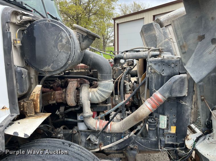 image for item DP0479 1996 Volvo WCA  semi truck