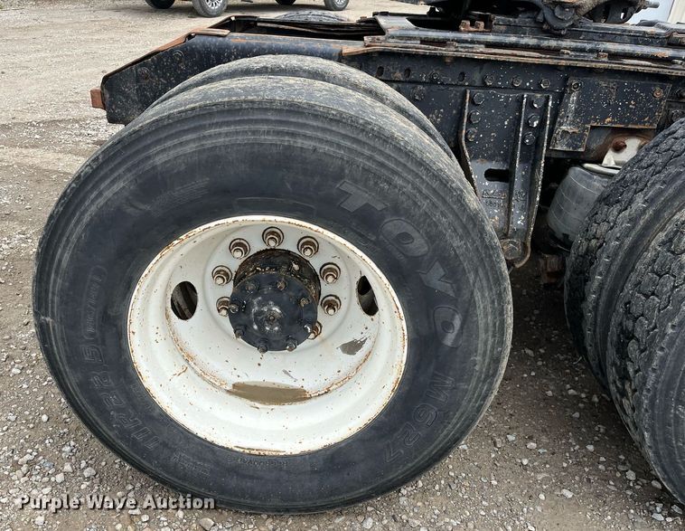 image for item DP0479 1996 Volvo WCA  semi truck