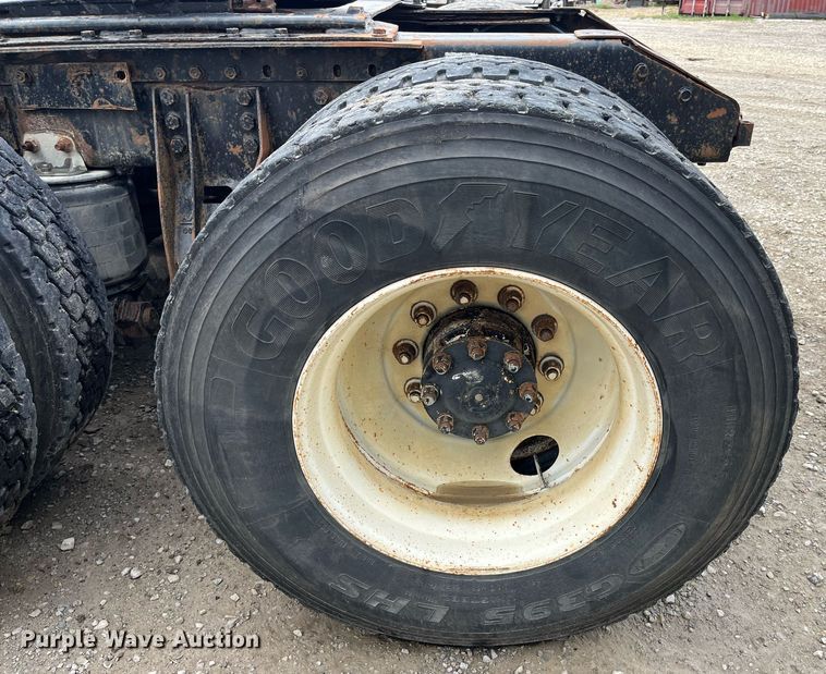 image for item DP0479 1996 Volvo WCA  semi truck