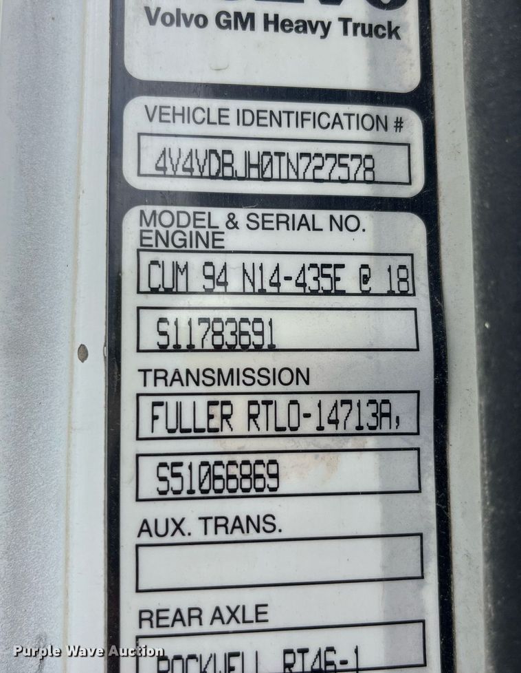 image for item DP0479 1996 Volvo WCA  semi truck