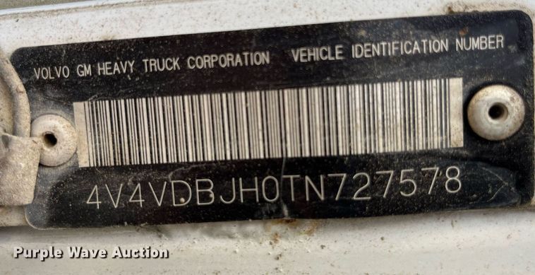 image for item DP0479 1996 Volvo WCA  semi truck