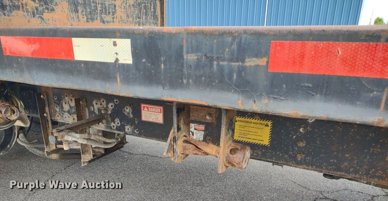 image for item DQ1715 1999 International 4700  dump flatbed truck