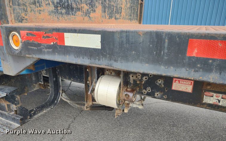 image for item DQ1715 1999 International 4700  dump flatbed truck