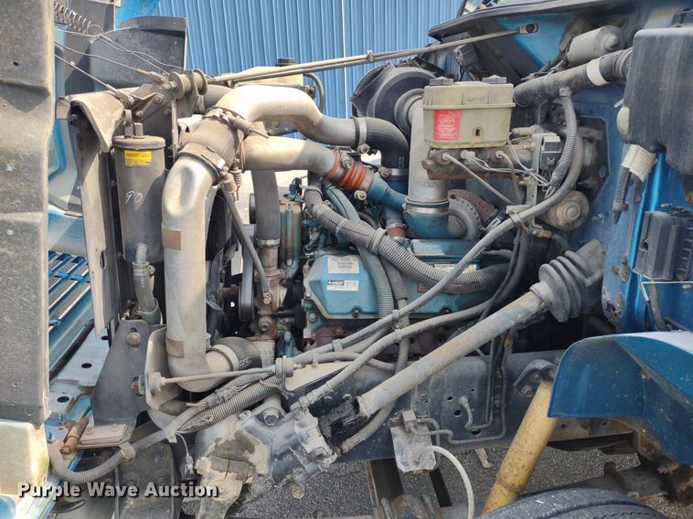 image for item DQ1715 1999 International 4700  dump flatbed truck