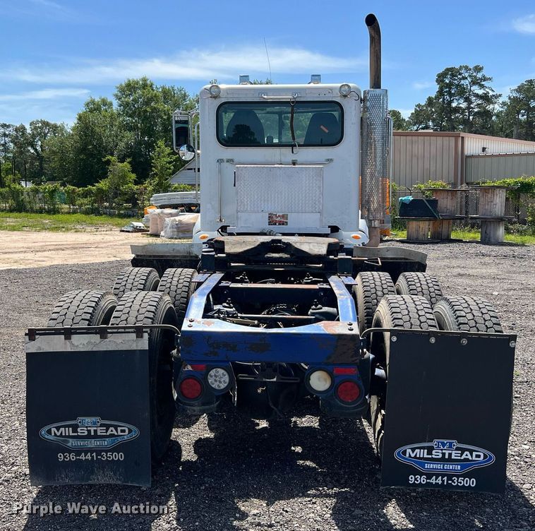 image for item DQ2046 2012 Peterbilt 386  semi truck