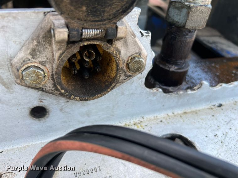 image for item DQ2046 2012 Peterbilt 386  semi truck