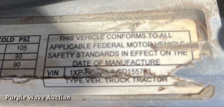 image for item DQ2046 2012 Peterbilt 386  semi truck