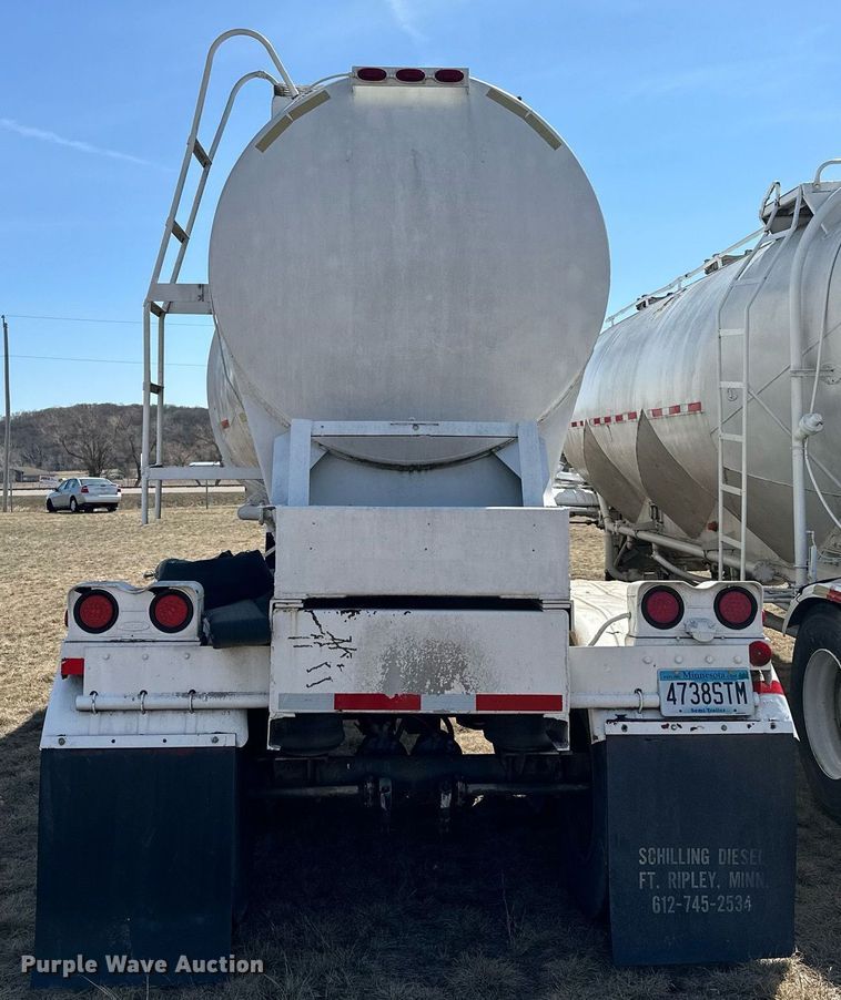 image for item DQ7310 1966 Butler  pneumatic dry bulk trailer