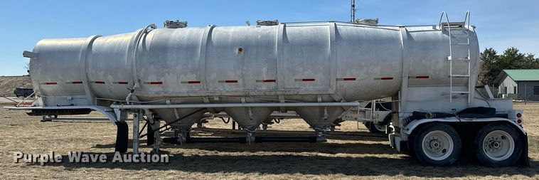 image for item DQ7310 1966 Butler  pneumatic dry bulk trailer